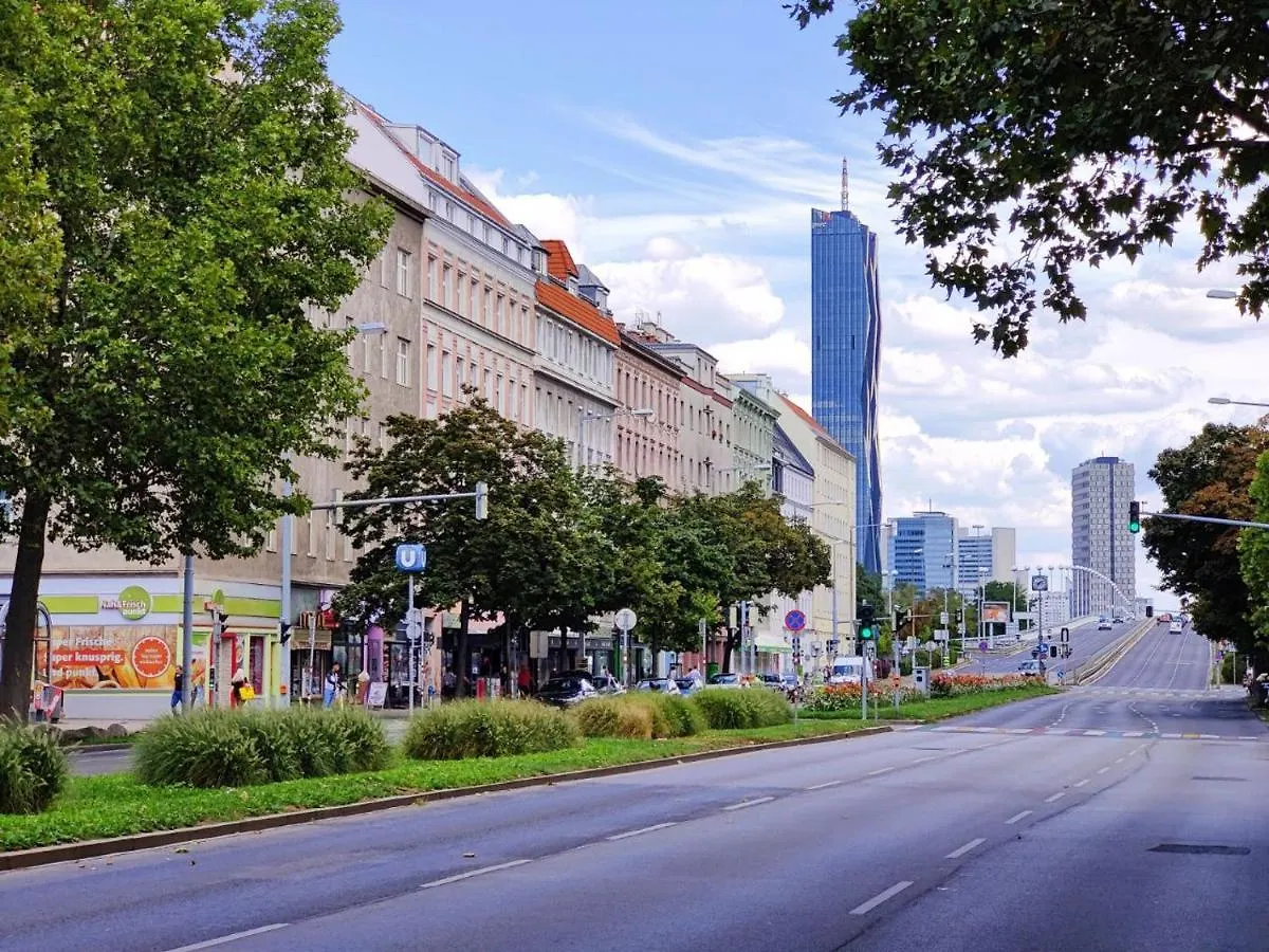 فيينا Cozy Apartment In The Lassallestrasse 13!