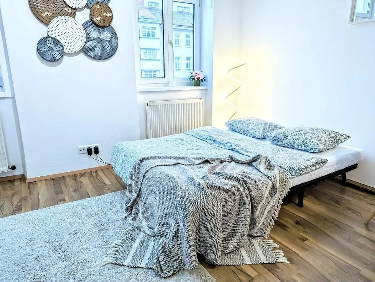 فيينا Cozy Apartment In The Lassallestrasse 13!